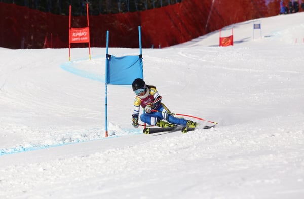 Alva Frohm satsar mot toppen – med stöd från AM System