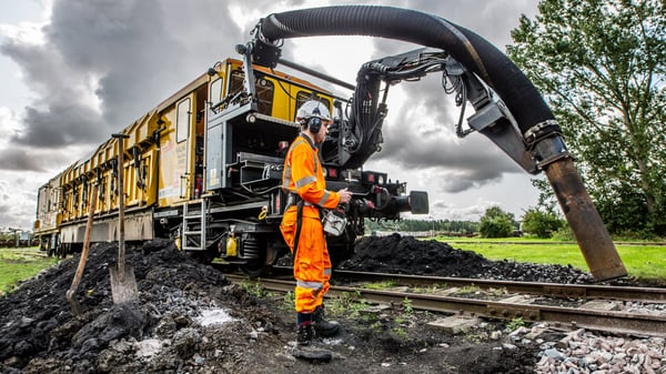 Railcares operatörer jobbar digitalt ute i fält